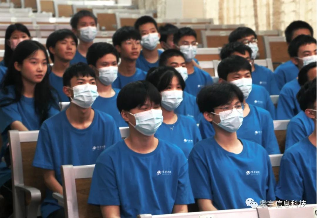 青蓝相承 赓续前行 | 2022级校企合作实训班开班仪式暨攀家学院首届拜师仪式成功举办(图4)
