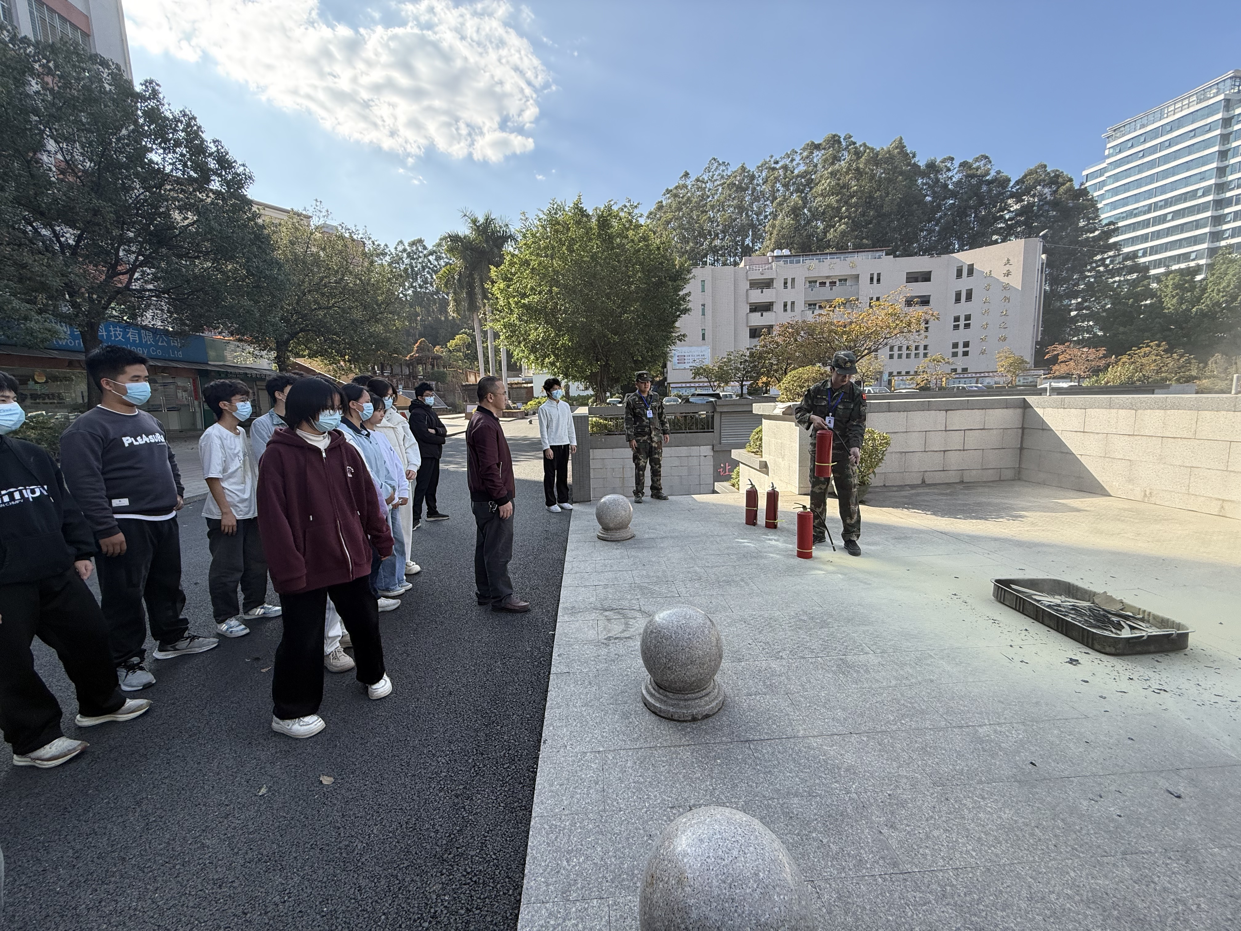 攀宇(宇拓)科技|我司在安溪华侨职校人才培养基地开展消防安全实操演练(图21) 攀宇(宇拓)科技|我司在安溪华侨职校人才培养基地开展消防安全实操演练(图21)