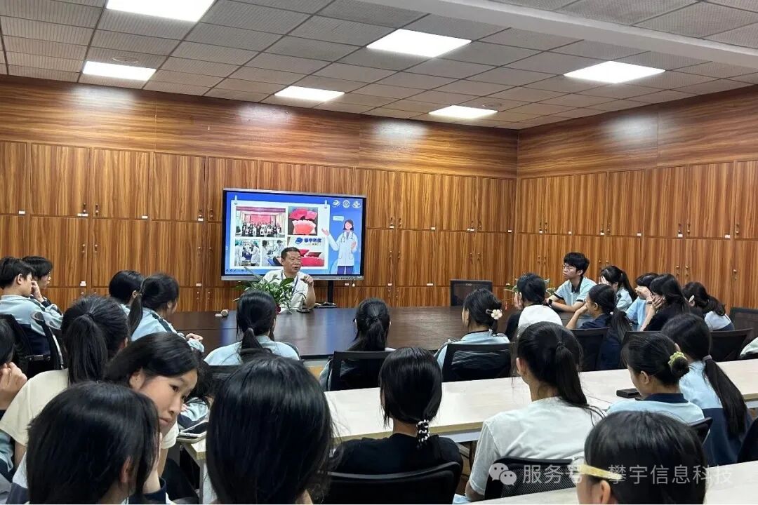 凉茶递暖意，攀宇伴成长 | 福建攀宇科技为安溪华侨职校2025级新生军训送温暖(图21)