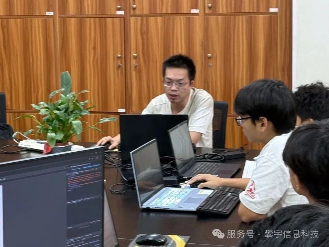 代码铸就专业，青春定义未来｜我司在安溪华侨职校举办首届（2025年）准大学生暑期编程集训营(图6)
