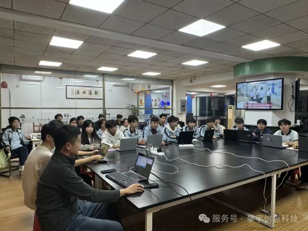 攀宇(宇拓)科技|代码传递梦想,匠心点亮未来 :福州总部技术工程师赋能安溪华侨职校实训班课堂纪实(二)(图13) 攀宇(宇拓)科技|代码传递梦想,匠心点亮未来 :福州总部技术工程师赋能安溪华侨职校实训班课堂纪实(二)(图13)