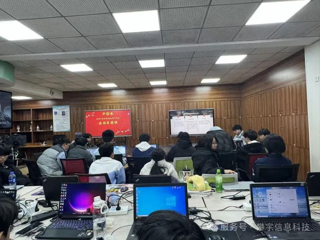 攀宇(宇拓)科技|代码传递梦想,匠心点亮未来 :福州总部技术工程师赋能安溪华侨职校实训班课堂纪实(二)(图24) 攀宇(宇拓)科技|代码传递梦想,匠心点亮未来 :福州总部技术工程师赋能安溪华侨职校实训班课堂纪实(二)(图24)