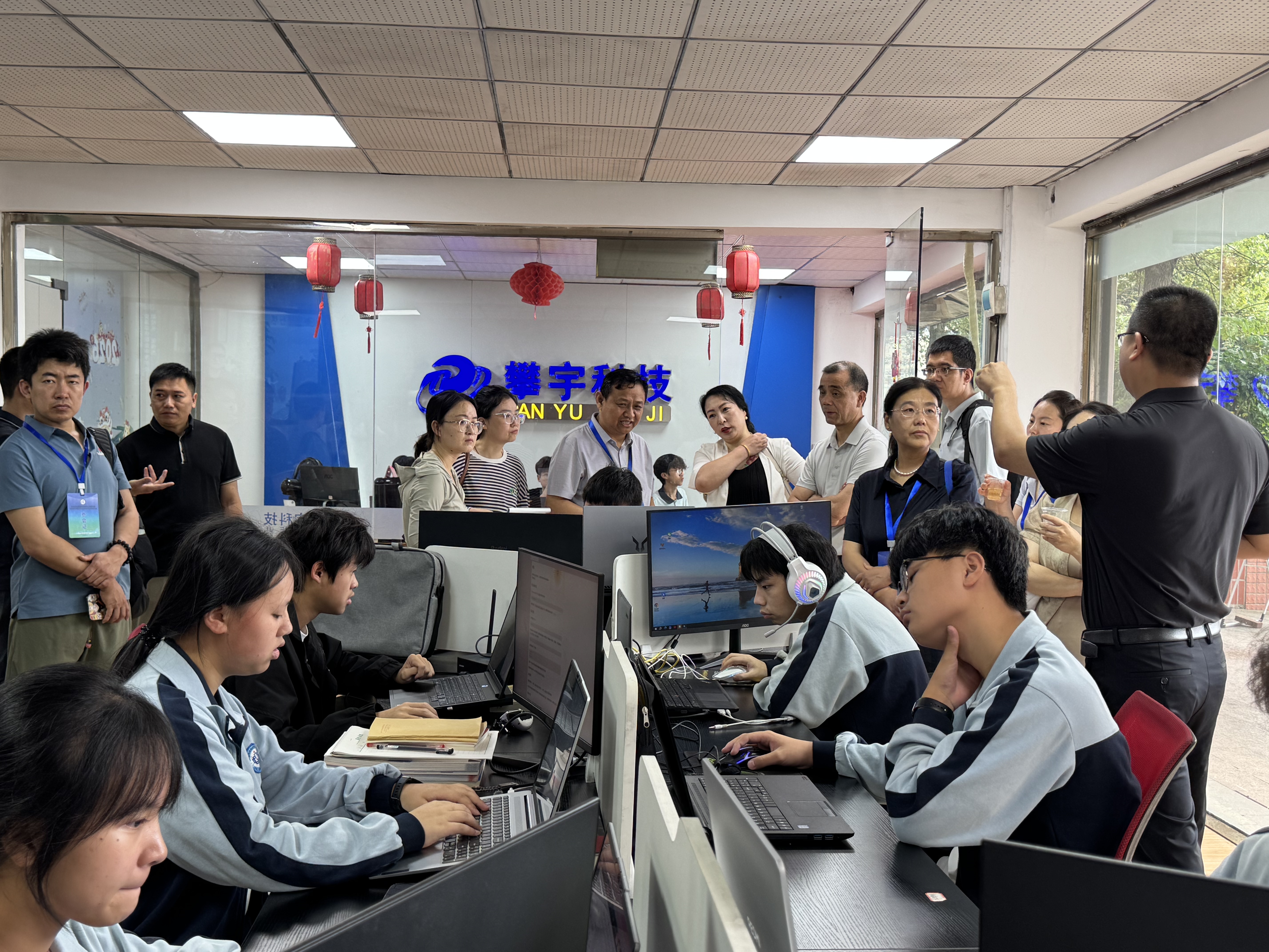 聚焦县域职教，深化产教融合｜全国职教联盟年会嘉宾莅临我司考察调研校企合作成果(图11)