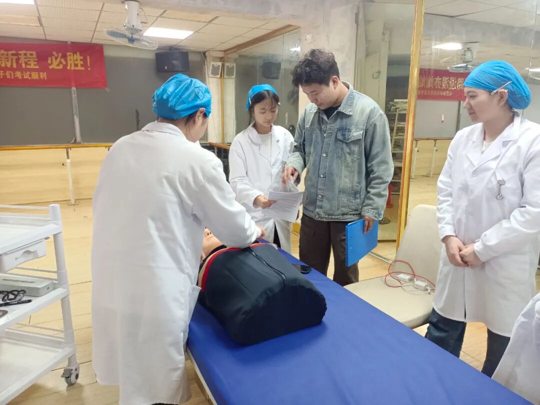 我司在人才培养基地成功举办安溪华侨职校2022级(医药卫生类)专业技能考试培训活动(图15) 我司在人才培养基地成功举办安溪华侨职校2022级(医药卫生类)专业技能考试培训活动(图15)