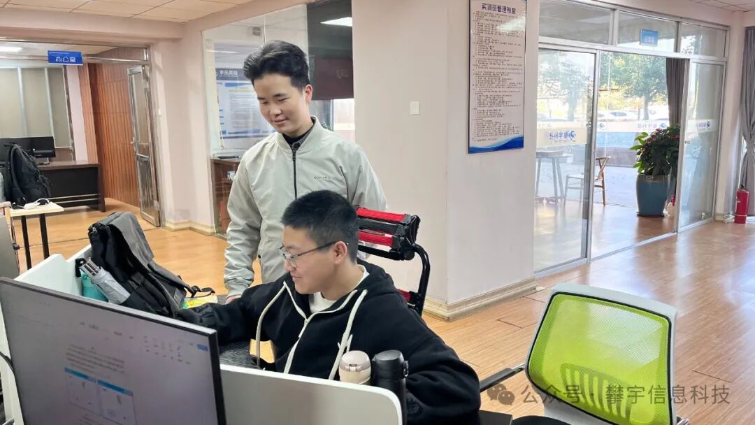 攀宇&宇拓|云霄县教育局黄晓新副局长一行莅临我司参观交流(图8) 攀宇&宇拓|云霄县教育局黄晓新副局长一行莅临我司参观交流(图8)